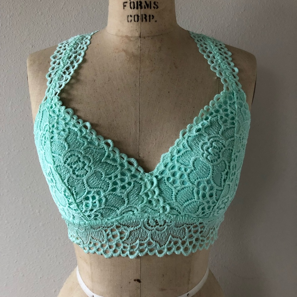 ❤️ 3/$15 • NWT Aerie Floral Lace Halter Bralette